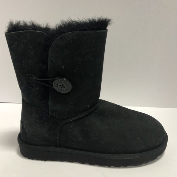 UGG Women’s Bailey Button II Black Winter Boots, Size 8 M - Picture 1 of 7